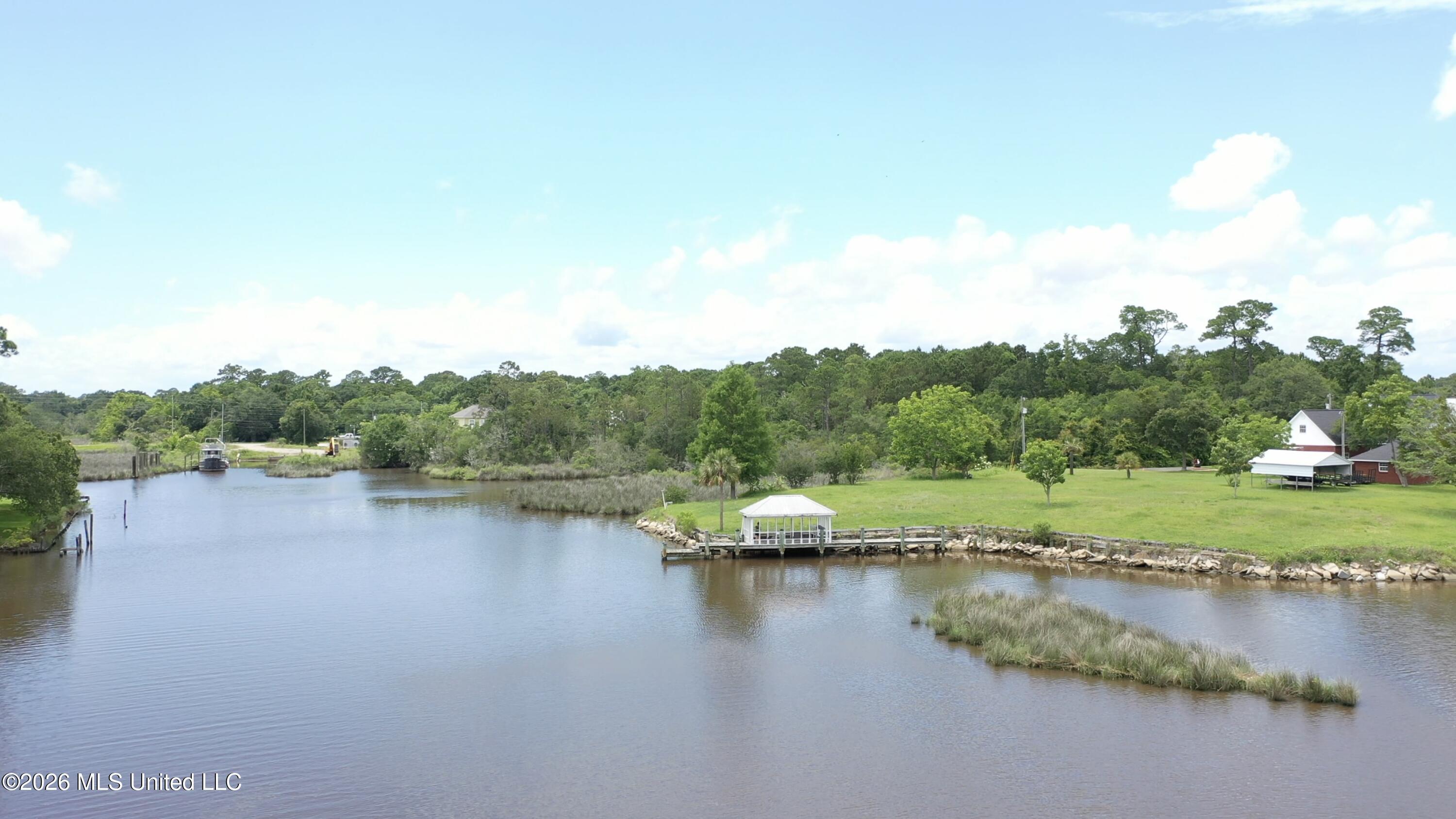 Image 4: Waterfront lot minutes from Biloxi enter