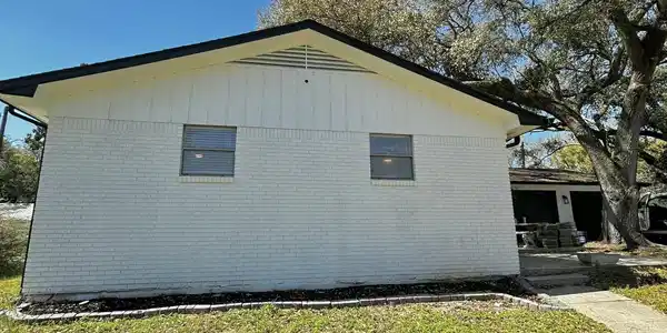 809 Herrick Avenue