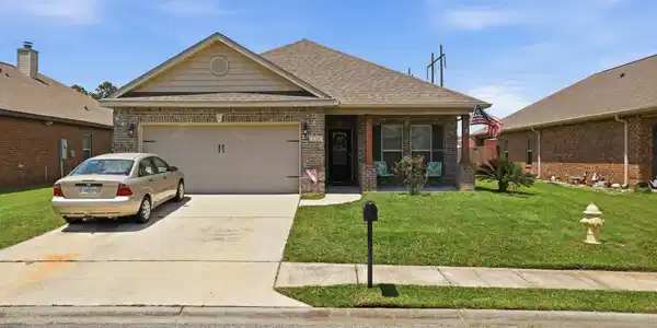 125 Clear Springs Circle
