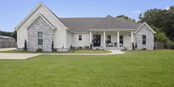 1739 Noble Road