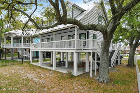 244 W Beach Boulevard
