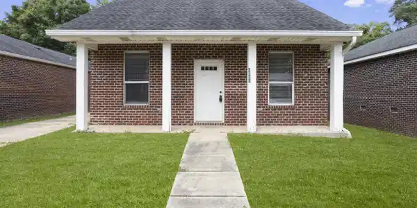 2933 Magnolia Court