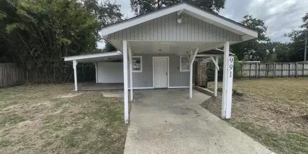 991 Division Street