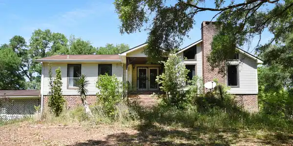 9107 Bayou Cumbest Road