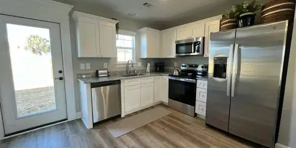 Image 2: Kitchen
