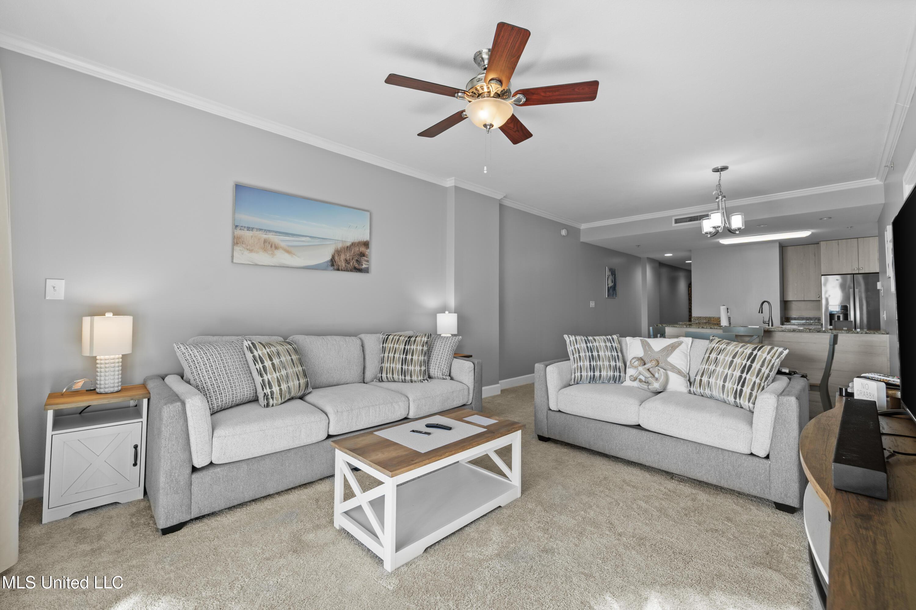 Image 4: Livingroom