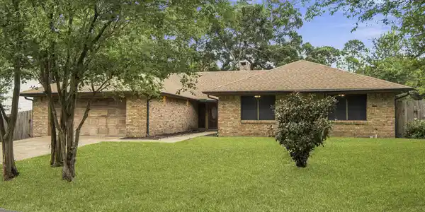 Image 2: 326 Fairview Dr Biloxi