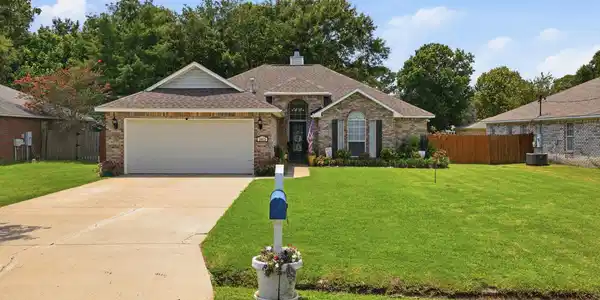Image 2: Front Exterior