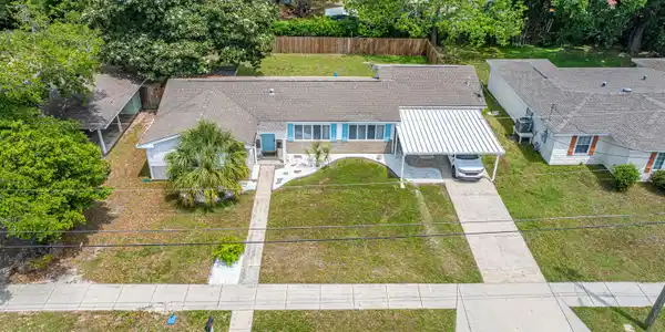 160 Pine Grove Avenue