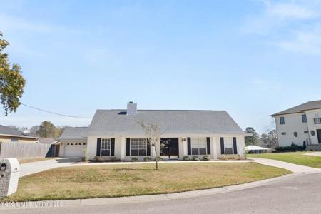 842 Ancient Oaks Circle