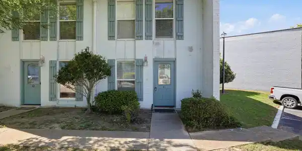Image 2: FRONT VIEW