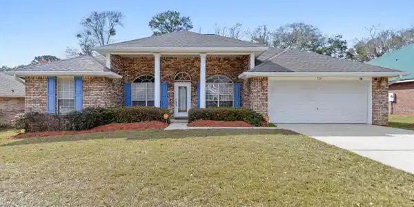 709 Hidden Oaks Drive