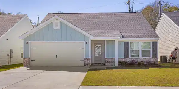124 Pointe Breeze Way