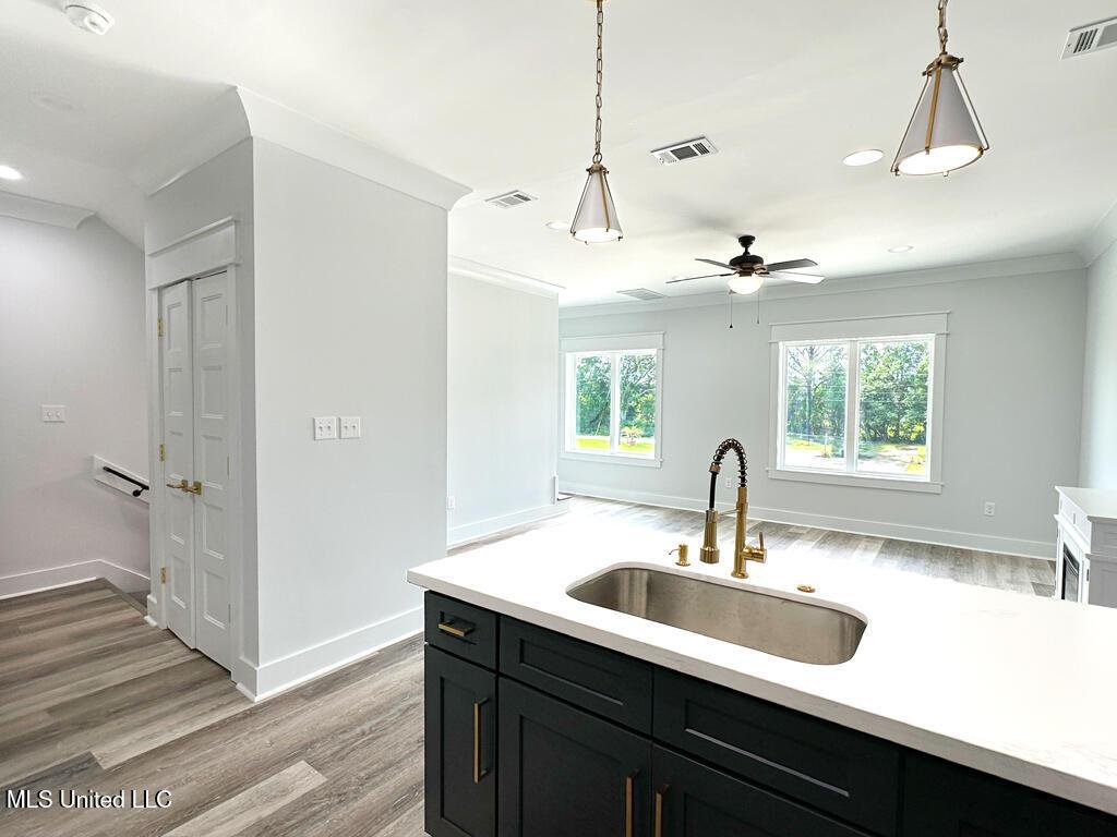Image 3: Kitchen-LivingArea_02