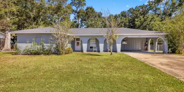 1222 Londonderry Lane