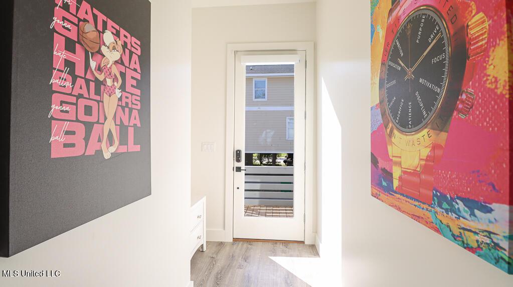 Image 3: 136 Markham-6808