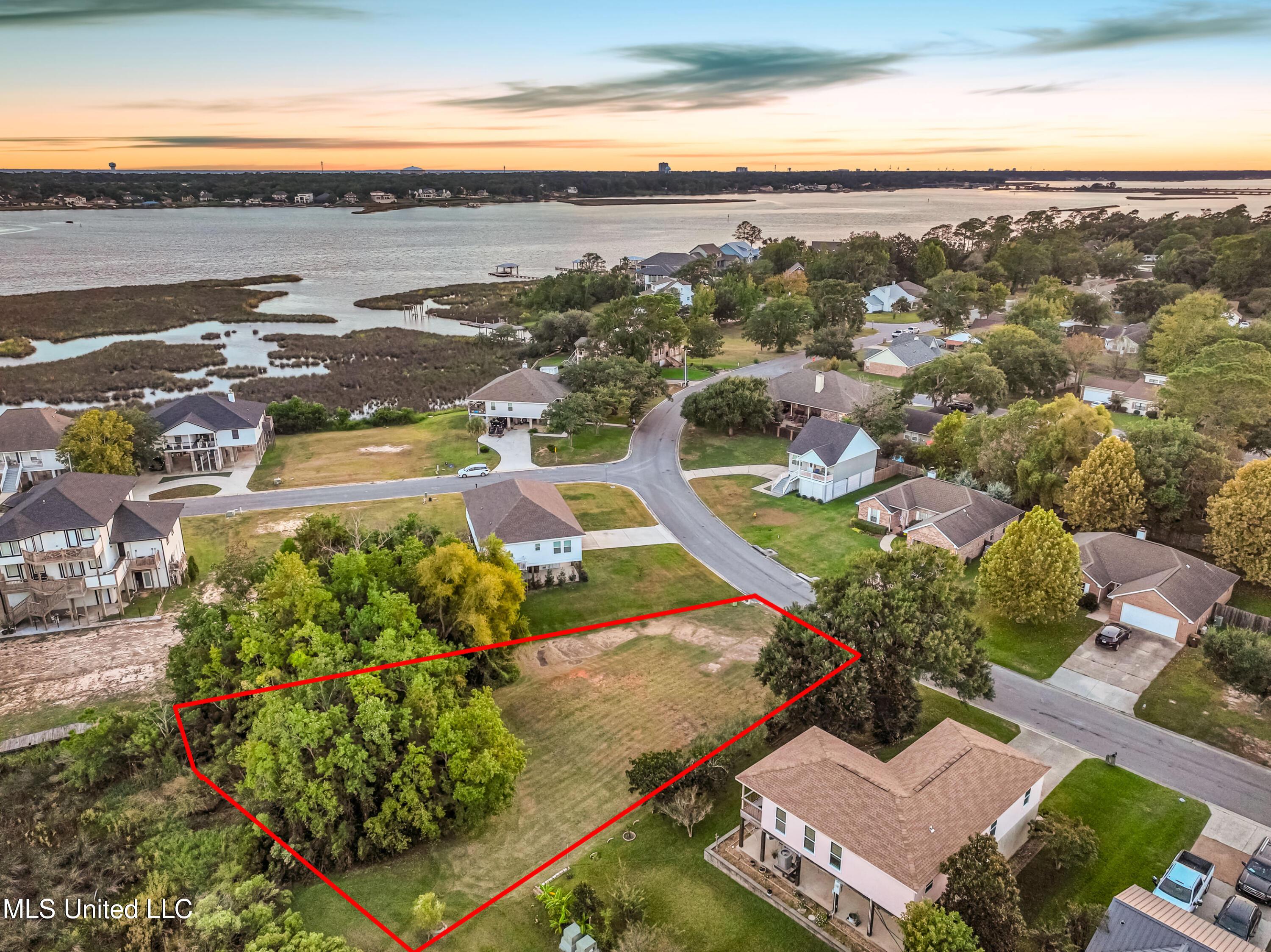 Image 3: 1931BaysideDr-7