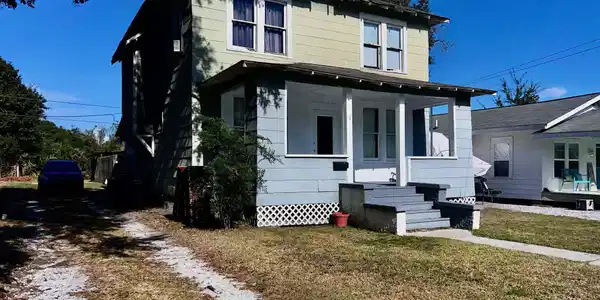 812 Woodward Avenue