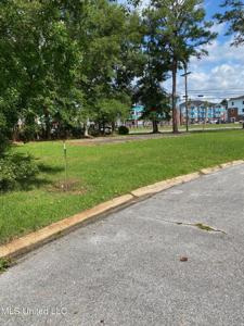 16005 Lemoyne Boulevard