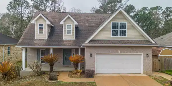 2209 Rue Beaux Chenes