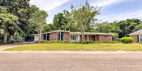351 Southern Circle
