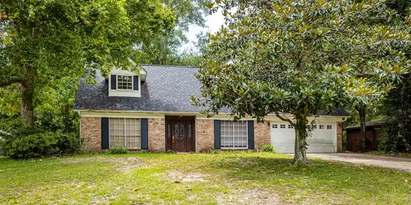 1711 Seacliffe Drive