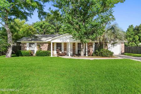 1213 King Henry Drive