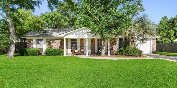 1213 King Henry Drive