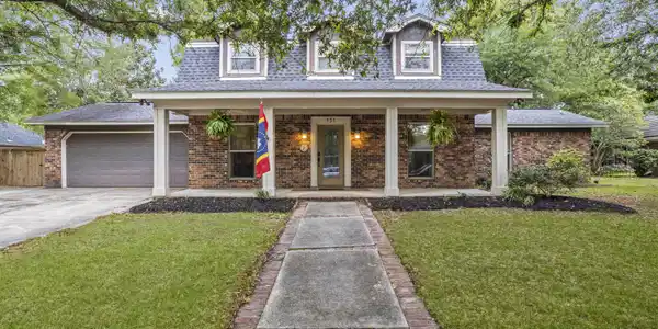 131 Watersedge Drive
