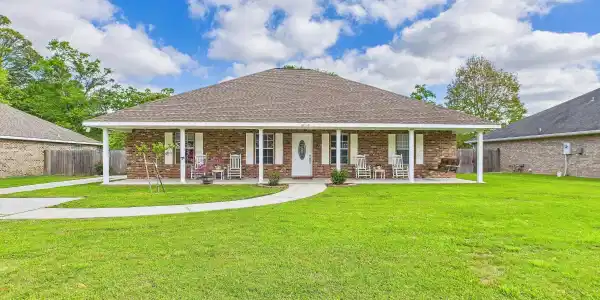 15920 Hardwood Place