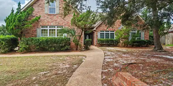 2582 Hampton Lane