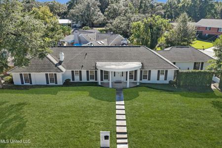 2613 Evergreen Lane