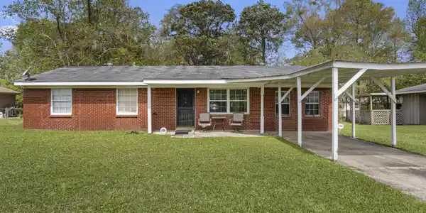 15401 Orleans Drive