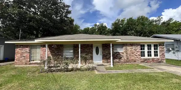 321 Lawler Avenue