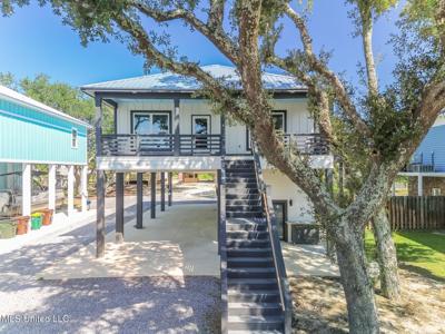 1006 E Beach Boulevard