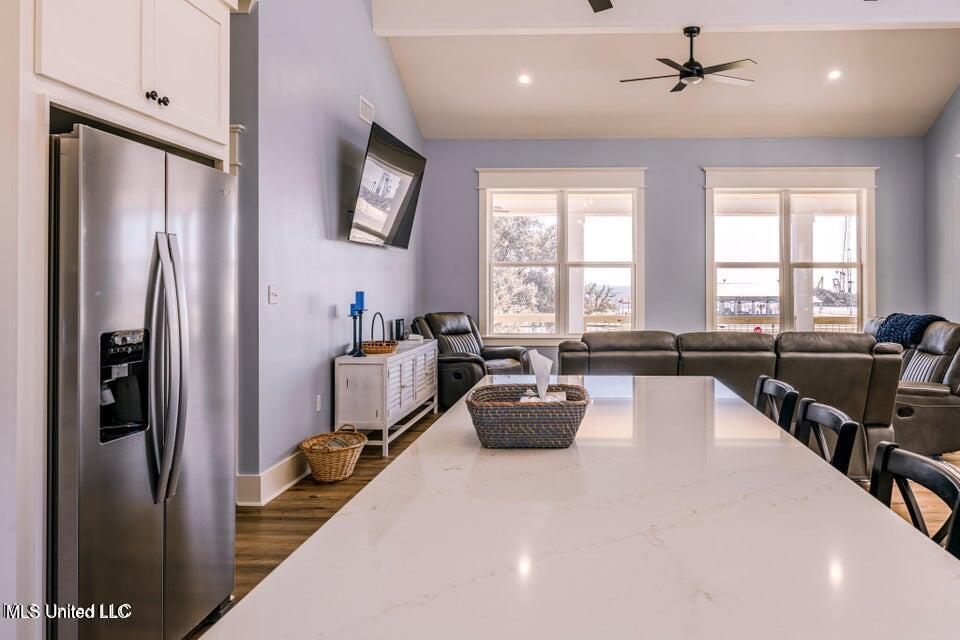 Image 2: Designer Kitchen