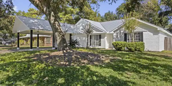13313 Hollow Oak Lane