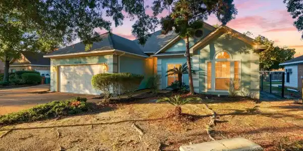 2610 Rue Palafox