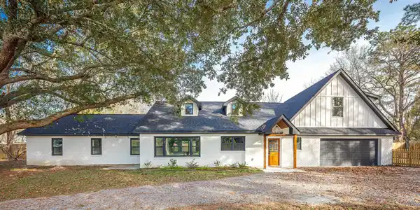 9329 Ridgeview Drive