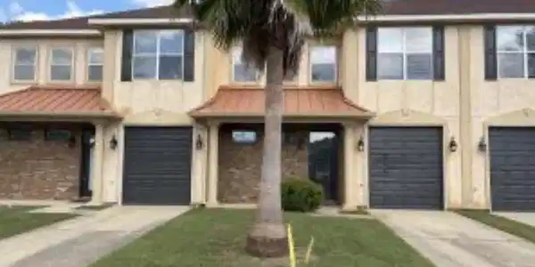 212 Capri Place