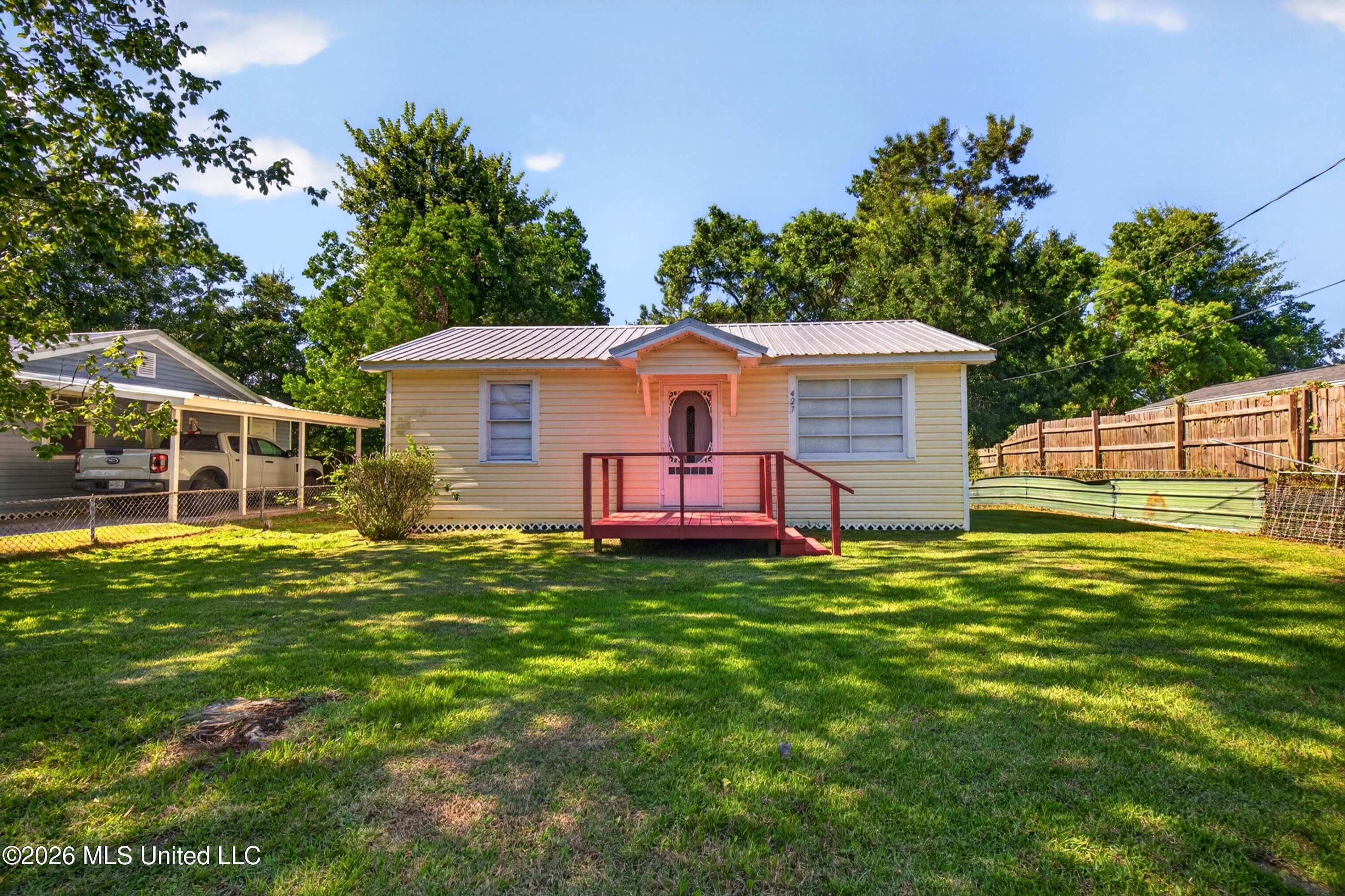 Image 1: 427Wainwrightst.-2