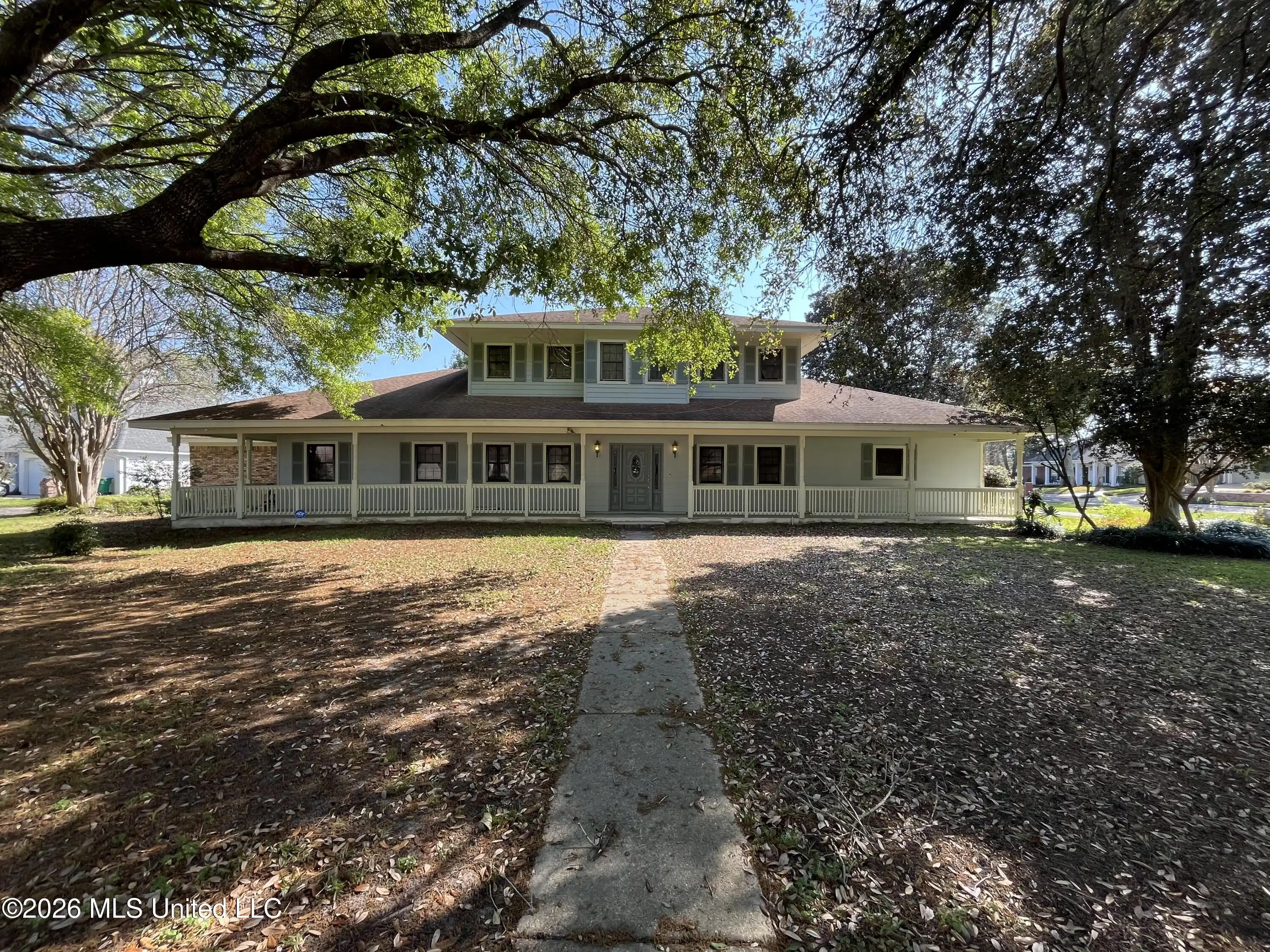 Image 1: Front exterior