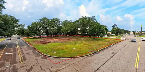 Image 4: MedicalParkLot-2