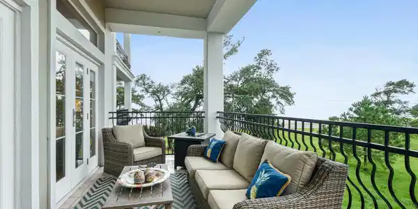 Image 2: Balcony