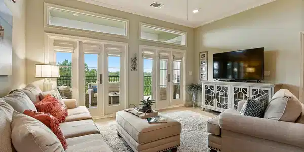 Image 3: Living Area