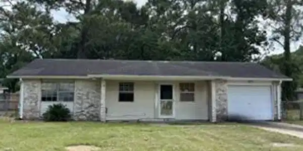 2601 Lawn Circle