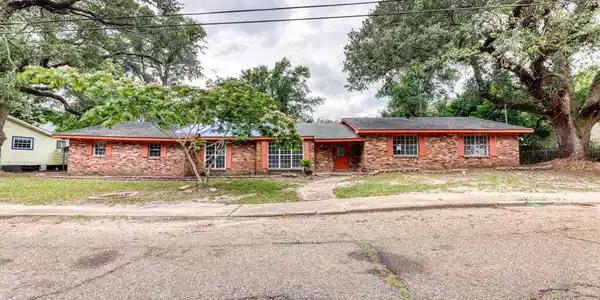185 Jefferson Davis Avenue