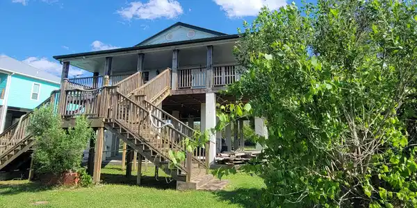 725 Azalea Drive