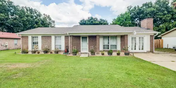 1208 King Henry Drive