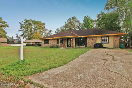 346 Dianne Drive